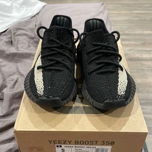 Yeezy boost 350 v2